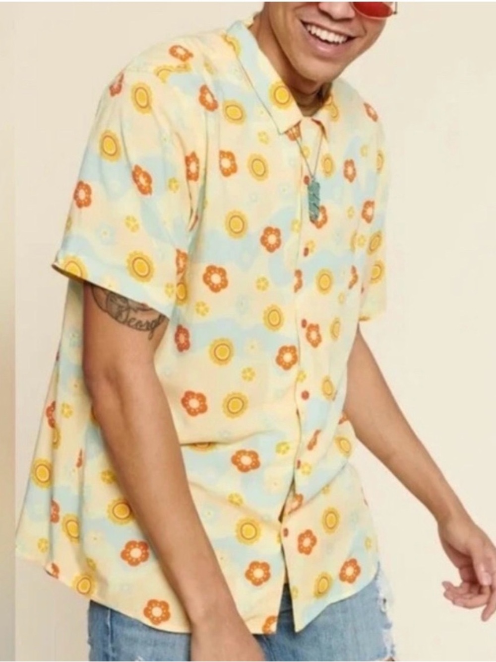 Earthbound Trading Men's Short Sleeve Retro Yellow Floral Button Up Shirt Medium